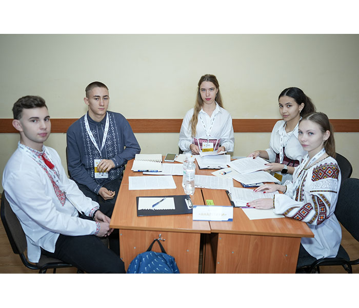 Горішні Плавні «Аналітики»